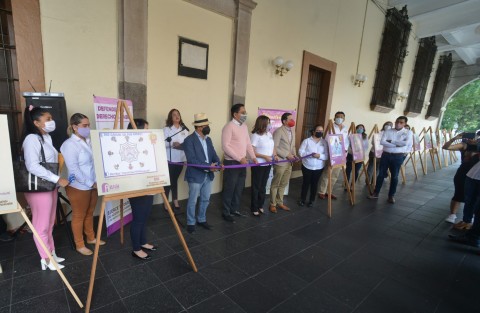 En los bajos del palacio de gobierno de esta capital, autoridades del IVAE  inauguraron  Exposición de Dibujo Infantil 