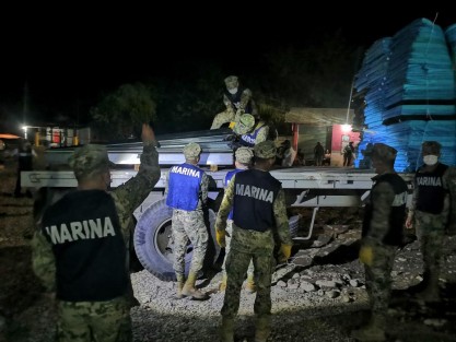 En las distintas localidades y comunidades del municipio de Álamo, mantenemos las labores de supervisión, recuperación y entrega de apoyos para beneficio de las y los veracruzanos que se vieron afectados por el paso del huracán Grace, informó a través de sus cuentas en redes sociales el Gobernador Cuitláhuac García Jiménez. 