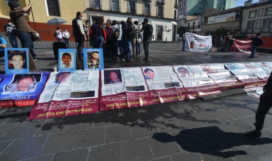 Al conmemorarse este 30 de agosto el Día Internacional de la Víctimas de Desaparición Forzada, familiares de desaparecidos en el estado de Veracruz, se manifestaron frente al Palacio de Gobierno demandando a la Fiscalía se aceleren las investigaciones. 