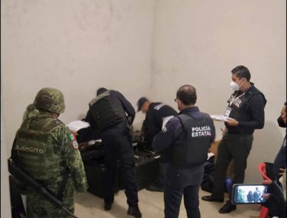 La Secretaría de Seguridad Pública, a través de la Policía Estatal, en coordinación con Secretaría de la Defensa Nacional mantienen operativo para la revisión de armamento a elementos de la Policía Municipal de Tihuatlán. 