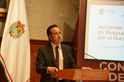 A través de sus redes sociales el Gobernador Cuitláhuac García felicitó al Presidente Andrés Manuel López Obrador por su Tercer Informe, <em>realista, con resultados a la vista y con hechos que podemos constatar todos. Se comprueba que con honestidad y combate a la corrupción se hace más.</em> 