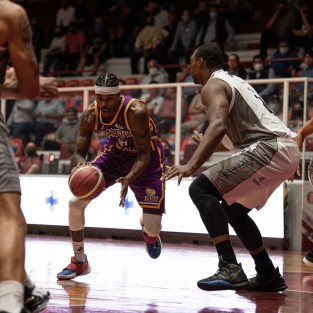 A pesar del esfuerzo y trabajo demostrado en el juego, Halcones de Xalapa tuvo su primera derrota en la Liga Nacional de Baloncesto Profesional, por un marcador de 88-69 con Plateros de Fresnillo.