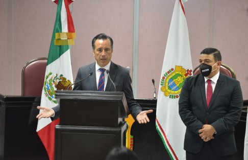 En otro rubro, el mandatario estatal descartó el revanchismo político en la detención de la ex diputada perredista  Azuena N. 