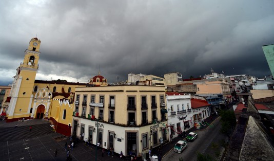 Población veracruzana: se emite Alerta Gris por disturbio tropical. Lluvias-tormentas fuertes a muy fuertes.