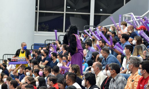 Con las noches de baloncesto regresaron dos de las tradiciones en el Nido del Halcón, las halconcitas y por supuesto, la mascota. Ahora, este sábado a las 19:00 horas, a esperar que vuelva el triunfo. 