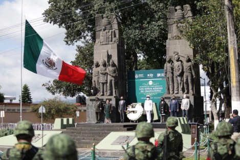 Acompañado de titulares de los Poderes Judicial y Legislativo, mandos militares y autoridades locales, el Gobernador Cuitláhuac García Jiménez, presidió el acto conmemorativo de la Defensa del Castillo de Chapultepec contra la invasión norteamericana de 1847, por parte de cadetes del Heroico Colegio Militar. 