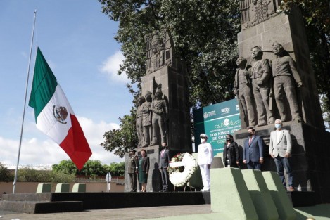 Acompañado de titulares de los Poderes Judicial y Legislativo, mandos militares y autoridades locales, el Gobernador Cuitláhuac García Jiménez, presidió el acto conmemorativo de la Defensa del Castillo de Chapultepec contra la invasión norteamericana de 1847, por parte de cadetes del Heroico Colegio Militar. 