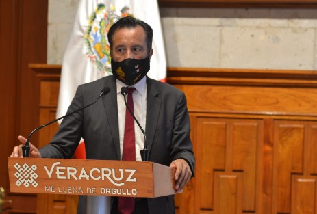 El Gobernador Cuitláhuac García Jiménez confirmó que la ceremonia del Grito de Independencia será virtual, con el fin de evitar contagios que se favorecerían con aglomeraciones; por ello se cerrará el Centro Histórico desde la tarde del día 15 y hasta la tarde del 16. 
