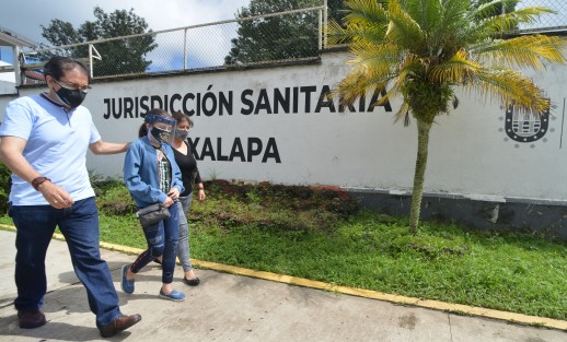 Zulma, la menor que exigió a las autoridades sanitarias recibir la vacuna Pfizer contra COVID, tras ganar un amparo, al igual que otros 12 menores, recibieron la primera dosis del biológico este martes.
