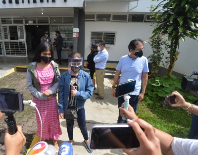 Zulma, la menor que exigió a las autoridades sanitarias recibir la vacuna Pfizer contra COVID, tras ganar un amparo, al igual que otros 12 menores, recibieron la primera dosis del biológico este martes.