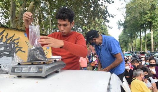 Esta estrategia de comercialización directa de productores a consumidor se ha repetido con éxito durante la pandemia con varios productos y de diversas localidades. 