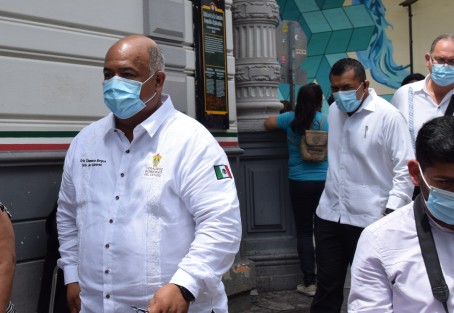 Cabe señalar que durante la pandemia los trámites en el  SAT deben realizarse con cita previa, la cual se solicita por Internet y es difícil de obtener debido a la saturación.  