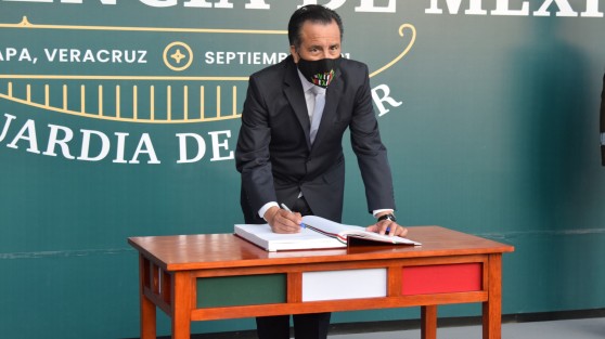 El Gobernador Cuitlahuac Garcia acompañado de las presidenta del poder Judicial , del Congreso del Estado y mandos militares encabezó la guardia de Honor al padre de la Patria don Miguel Hidalgo y Costilla.