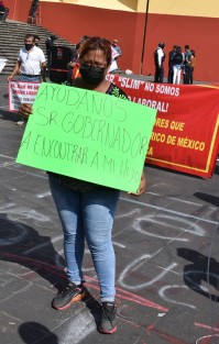 Familiares del señor Antonio, se plantaron en Plaza Lerdo para solicitar auxilio de las autoridades para localizarlo, luego de que desapareciera al intentar cruzar el río con su moto en la comunidad Real del Monte, municipio de Úrsulo Galván desde el pasado 12 de septiembre, pues a la fecha no lo localizan. 