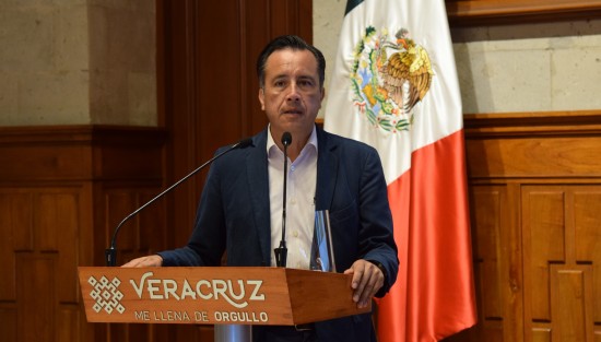 El Gobernador Cuitláhuac García Jiménez, llamó a la población a no bajar a guardia en las medidas de prevención contra contagios de COVID-19, luego de que se ha anunciado el paso de la entidad a semáforo amarillo.
