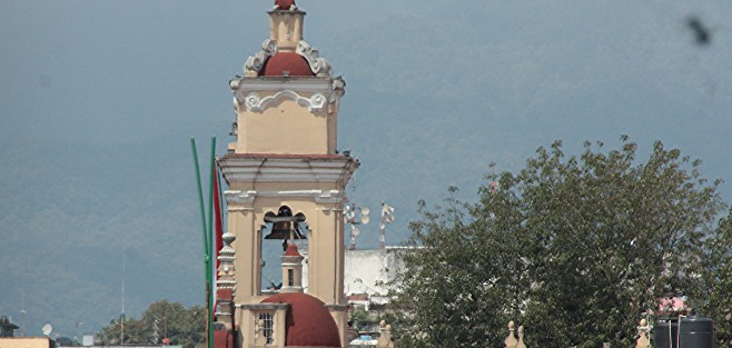 Como se anunció, a las 12:00 horas de este lunes, las campanas de las iglesias y capillas de la Arquidiócesis de Xalapa repicaron en señal de duelo al cumplirse dos meses de la despenalización del aborto en el estado. 