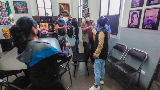 Durante la reunión se manifestó la disposición y buena voluntad por parte de la familia Trujillo, así como del H. Ayuntamiento de Teocelo que encabeza el alcalde Mario Chama Díaz, para trabajar de manera conjunta en la solución a la problemática que genera el socavón. 