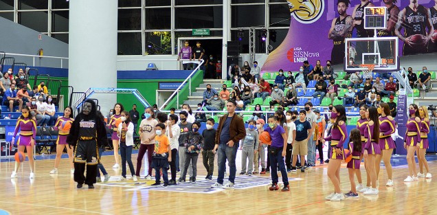 El equipo de básquetbol Halcones de Xalapa no logró su segundo triunfo en casa y perdió ante Leñadores de Durango en tiempo extra, con un marcador 87-90 en el Nido del Halcón.