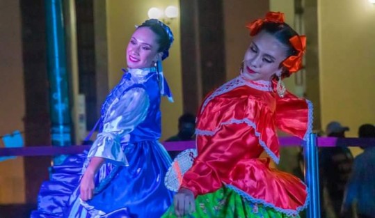 Con la puesta en escena <em>Tratados de Córdoba, el musical</em>, el Ballet de Casa de Cultura de Teocelo y el Ballet Folklórico Juvenil de Veracruz, bajo la dirección del Mtro. Gustavo Tapia, se presentaron en la Plaza Sebastián Lerdo de Tejada de la Ciudad de Xalapa, Ver., acompañados del grupo Yolpaki y la inconfundible voz de Geraldine Pedroza, dirigidos por el Mtro. José Luis Calderón Padilla, 

