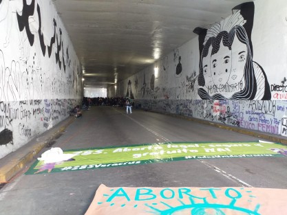 Grupos feministas marcharon desde el Monumento a la Madre, hasta el  viaducto, para conmemorar  el Día Internacional de la Acción Global para el Acceso al Aborto Legal y Seguro.  