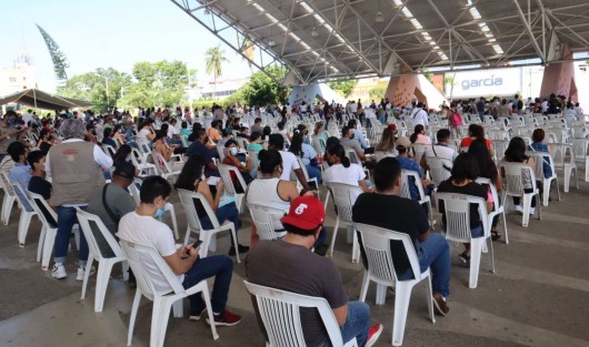 Huerta señaló que en Poza Rica y los demás municipios donde vacunan a los jóvenes de 18 a 29 años, han sido exitosas las jornadas y destacó la organización y eficiencia de los Servidores de la Nación en la atención a la ciudadanía y, en general, la colaboración de la población.
