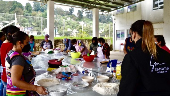 Debido al éxito y a la demanda de los dos cursos anteriores, el DIF de Banderilla abrió una tercera edición de su Curso de Roles, misma que se llevó a cabo con los debidos protocolos de cuidado y con toda la intención de sumar a las herramientas y destrezas de las familias banderillenses, en pro de su economía y del autoconsumo. 
