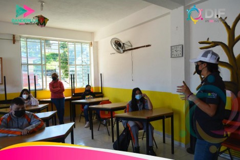 En el marco del Día Nacional para la Prevención del Embarazo no Planificado en Adolescentes, se el DIF Municipal Banderilla, Ver., llevó a cabo pláticas de concientización a los alumnos de las telesecundarias, Calmecac, Aureliano Hernández Palacioay Carlos Arturo Carrillo de ese municipio.
