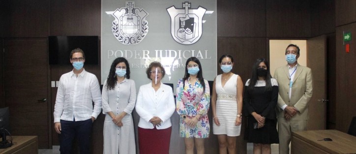 La Magistrada Presidenta del Tribunal Superior de Justicia y del Consejo de la Judicatura del Estado de Veracruz, Isabel Inés Romero Cruz, acompañó en su gira de trabajo en territorio veracruzano a Luisa María Alcalde Luján, titular de la Secretaría del Trabajo y Previsión Social.