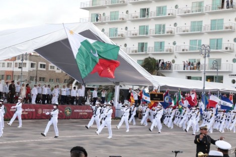El presidente de la República, Andrés Manuel López Obrador, atestiguó el desfile naval militar que abrió las celebraciones por los 200 años de la Armada de México.Comunicación Social / Gobierno del Estado