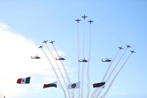En el despliegue conmemorativo participó un contingente naval estuvo compuesto por dos mil 749 elementos en tierra y 166 a bordo de aeronaves.