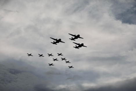 En el despliegue conmemorativo participó un contingente naval estuvo compuesto por dos mil 749 elementos en tierra y 166 a bordo de aeronaves.