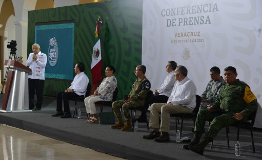 Este martes el Presidente Andrés Manuel López Obrador ofreció su conferencia de prensa en la ciudad de Veracruz, en donde se encuentra con motivo de la celebración del 200 Aniversario de la Armada de México.  