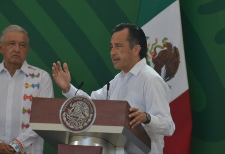El gobernador Cuitláhuac García Jiménez informó, ante el Presidente de la República, que se cumplió con la inmunización en las zonas rurales y previó que se concluirá con el Plan Nacional de Vacunación antes de lo programado, alrededor del 20 de octubre.  