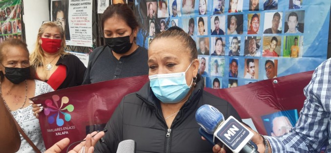 Colectivos de búsqueda de personas se manifestaron en las oficinas de Comisión Ejecutiva Estatal de Atención Integral a Víctimas de Veracruz,  acusando que el Secretario de Gobierno, estaría intentando colocar personal de su confianza en dicha comisión, sirviendo como <em>orejas</em>
