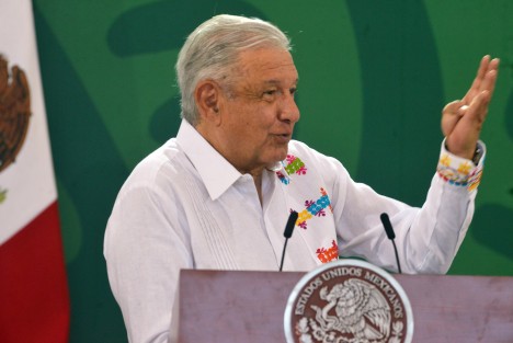 Durante su conferencia de prensa en el puerto de Veracruz,  el Presidente López Obrador dijo apoyar la exigencia de ciudadanos que exigen detener la construcción de la torre que se construye en pleno Centro Histórico de esa ciudad. 