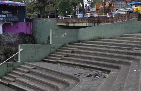 A pesar de la nula promoción turística de parte de los encargados de turismo municipal,xa algunos paseantes por fotos o publicaciones en las redes sociales aún vienen con la esperanza de encontrar lugares bonitos en Xalapa.