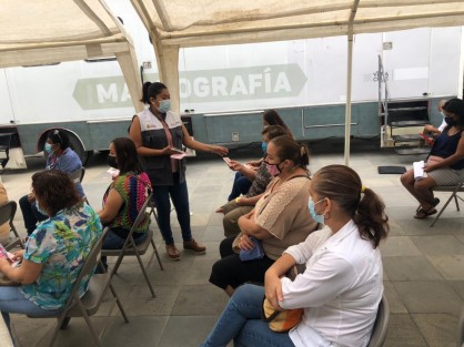 En el marco de la campaña nacional #ContraElCáncerYoActúo, la Secretaría de Salud (SS) realiza múltiples actividades de seguimiento a las acciones del Programa de Cáncer de Mama, implementado en Veracruz por el Departamento de Salud Reproductiva y las 11 jurisdicciones sanitarias.