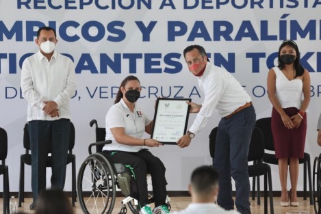 La primera entrega fue a los competidores en Tokio 2020 Naomi Somellera Mandujano, Eliezer Gabriel Buenaventura, María Estela Salas Marín. Distinción especial a Diego López Díaz y Nely Edith Miranda Herrera.
