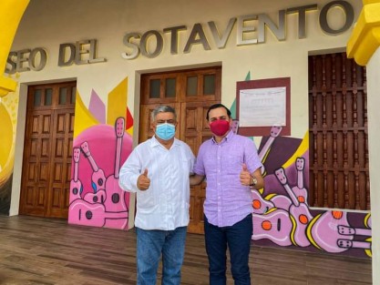 En el marco de la Inauguración del Museo del Sotavento y Casa de Cultura Narcisa López Quintero, se llevó a cabo la presentación del libro Voces del Sotavento escrito por el Mtro. Eric Patrocinio Cisneros Burgos, en la cual estuvieron presentes Titulares de las Dependencias Estatales, Legisladores y alcaldes del Estado de Veracruz, entre éstos el Lic. Mario Chama, alcalde de Teocelo, Ver..