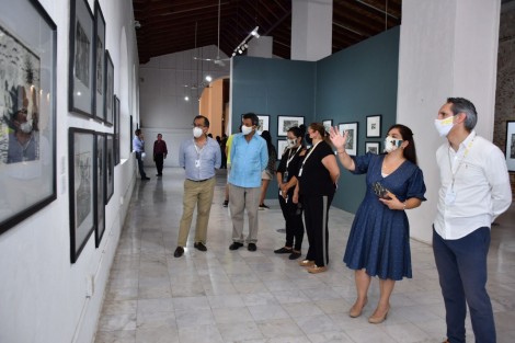  Bajo un estricto protocolo sanitario, este jueves iniciaron actividades del XXV Festival Afrocaribeño 2021. En el Centro Cultural Atarazanas, el Instituto Veracruzano de la Cultura presentó la exposición Gráfica Cimarrón y tuvo lugar el concierto a cargo de Mono Blanco.