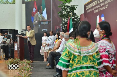 El gobernador Cuitláhuac García sostuvo que México jugó un papel fundamental en la Revolución Cubana, pues desde Tuxpan zarpó el buque Granma, con Fidel Castro y el Che Guevara, quienes iniciaron la transformación de ese país caribeño.