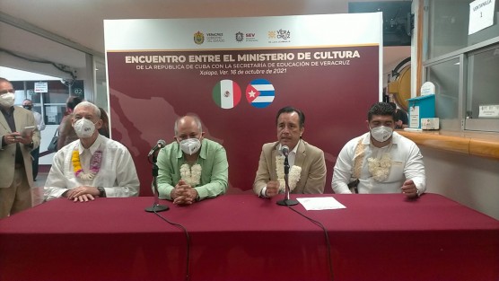 La Secretaría de Educación de Veracruz (SEV) celebró un encuentro con el Ministerio de Cultura de la República de Cuba donde consolidaron el intercambio académico y artístico entre las naciones, como parte de la Jornada de la Cultura Cubana que tiene lugar del 10 al 20 de octubre.
