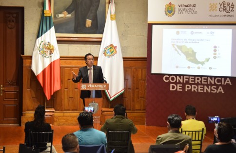 Habrá jornadas de vacunación contra COVID-19 para todos los rezagados, informó el gobernador de Veracruz, Cuitláhuac García Jiménez, al adelantar que este día se estará realizando la inoculación en el estadio Luis Pirata Fuente, en Boca del Río, debido a un remanente de biológicos.