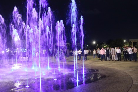 El parque consta de 87 mil metros cuadrados, tiene 19 áreas que incluyen canchas de voleibol, basquetbol y futbol, foro al aire libre con gradas para más de 750 personas, andadores, dos zonas de juegos infantiles, viveros, jardín demostrativo, parque de patinaje, trotavía de 1.3 kilómetros y fuentes danzantes con iluminación y sonido.