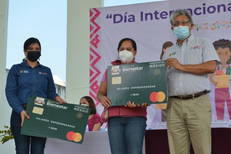  A la fecha, en Veracruz ha sido ejercido el 93 por ciento del presupuesto asignado a Mujeres Emprendedoras, uno de los programas emblemáticos de impulso al sector femenino en comunidades y pueblos originarios; de acuerdo con la Secretaría de Desarrollo Social (SEDESOL), la inversión es superior a los 62 millones de pesos.