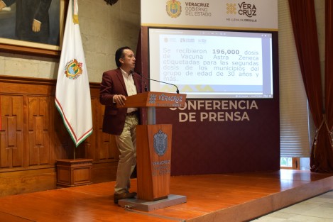 El Gobernador Cuitláhuac García anunció la llegada de un lote de vacunas AstraZeneca para los jóvenes que les falta la segunda dosis, e invitó a las personas que falta de vacunarse a no dejar de acudir para que la población de mayores de 18 años ya quede completamente vacunada.