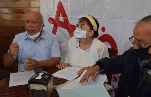La Alianza de maestros de Xalapa invitó a maestros del Estado de Veracruz al Congreso Nacional <em> Educar es servir, Transformemos México</em>, los días 27 y 28 de octubre a las 17:00 horas a través de la plataforma de ZOOM. 