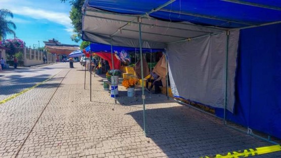 El objetivo es reactivar la actividad económica y comercial de ese municipio, por lo que se invita a la ciudadanía a que acudan a realizar sus compras y adquirir sus insumos en comercios establecidos, mercado y tianguis del municipio, así como en los puestos que tradicionalmente se instalan en estos días.