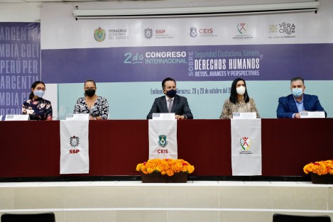 La mesa internacional reúne a expertos en defensa, promoción y protección de derechos humanos y perspectiva de género, quienes compartirán este día y mañana, el ideal de respeto irrestricto a la dignidad humana, mediante la reflexión en torno a los avances, retos y oportunidades respecto de la criminalidad, la violencia de género y su impacto en la seguridad.