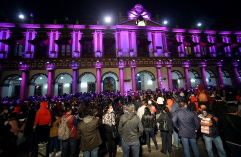 Partiendo desde el Teatro del Estado, hasta llegar a plaza Lerdo, el Desfile de Catrinas que organizó Gobierno del Estado, congregó a miles de personas, con lo que da inicio a eventos masivos después de 19 meses de pandemia en la entidad.